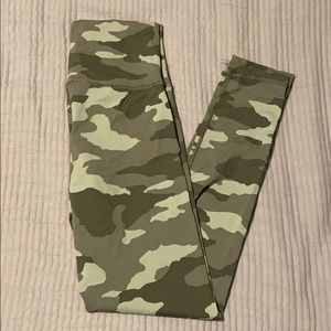 Aerie Move Compression Leggings in Camo